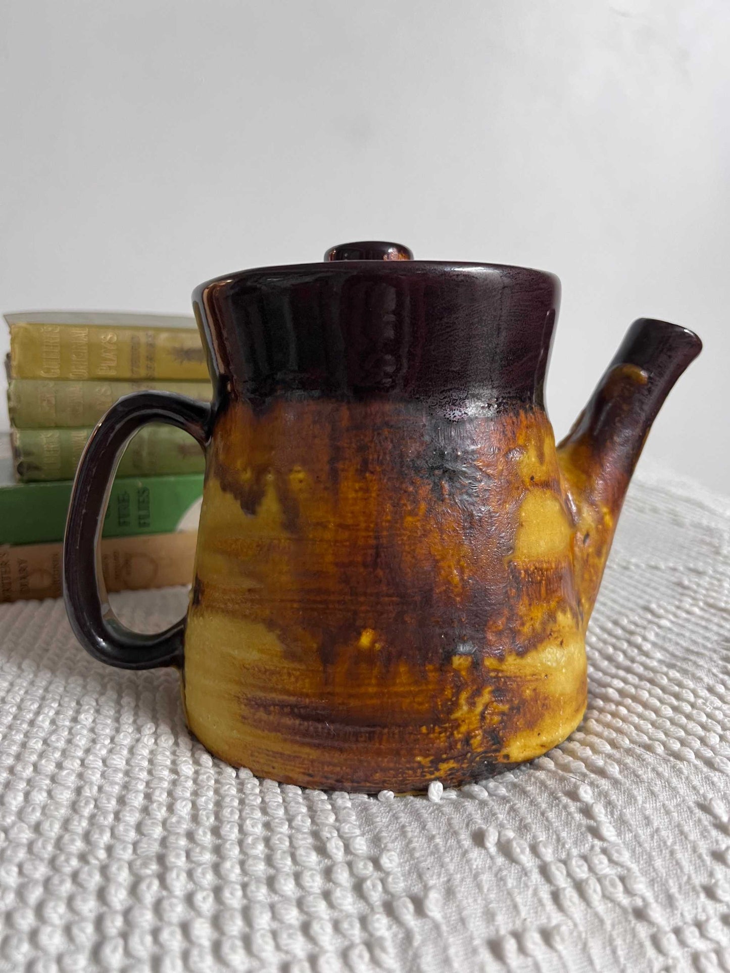 Vintage Laurentian Pottery Canadian Teapot with lid. This is a great find! Vintage piece from the 70's, a collectible item of Canadian pottery