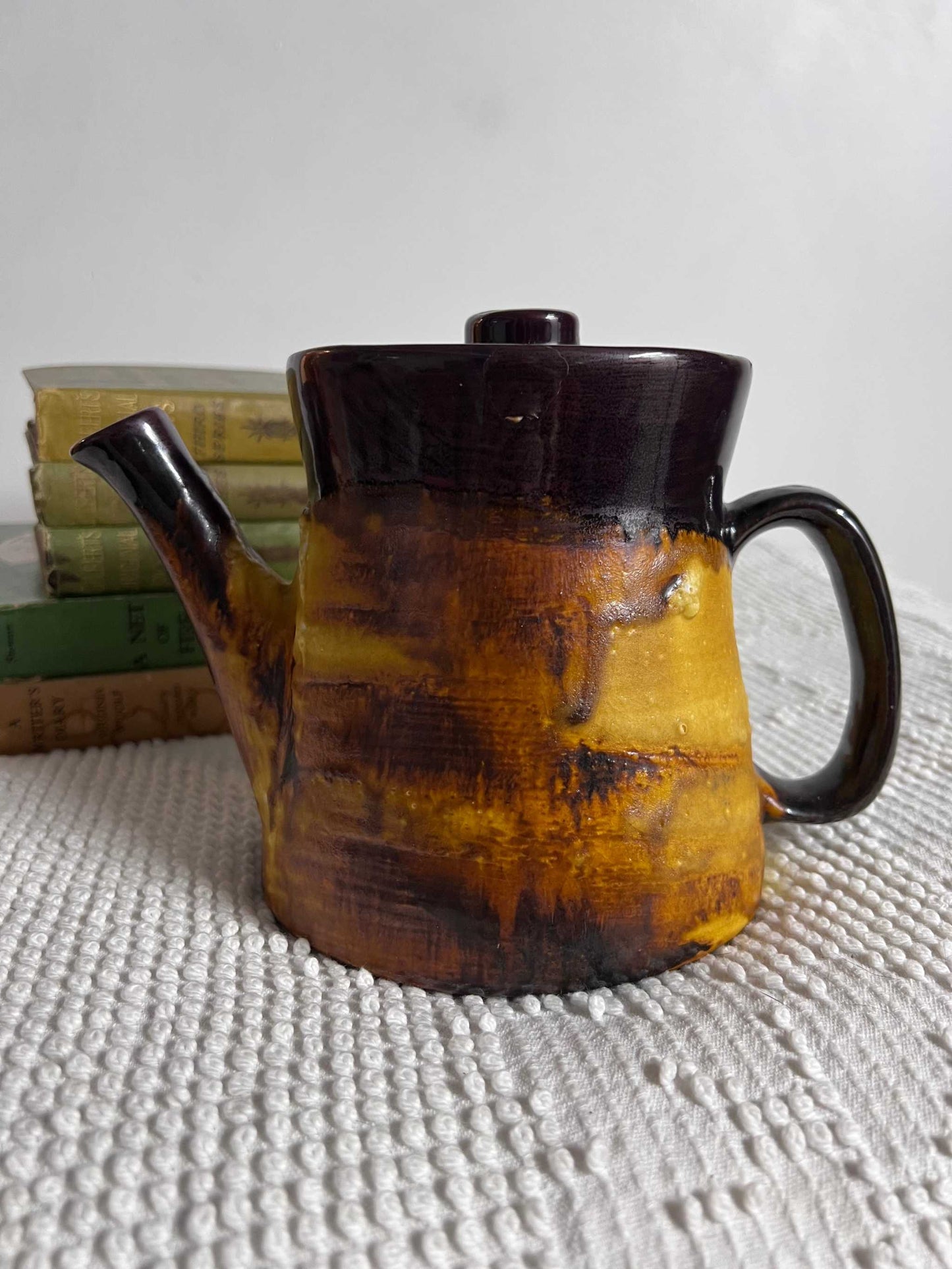 Vintage Laurentian Pottery Canadian Teapot with lid. This is a great find! Vintage piece from the 70's, a collectible item of Canadian pottery