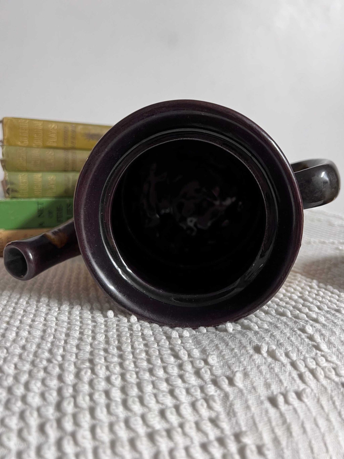 Vintage Laurentian Pottery Canadian Teapot with lid. This is a great find! Vintage piece from the 70's, a collectible item of Canadian pottery