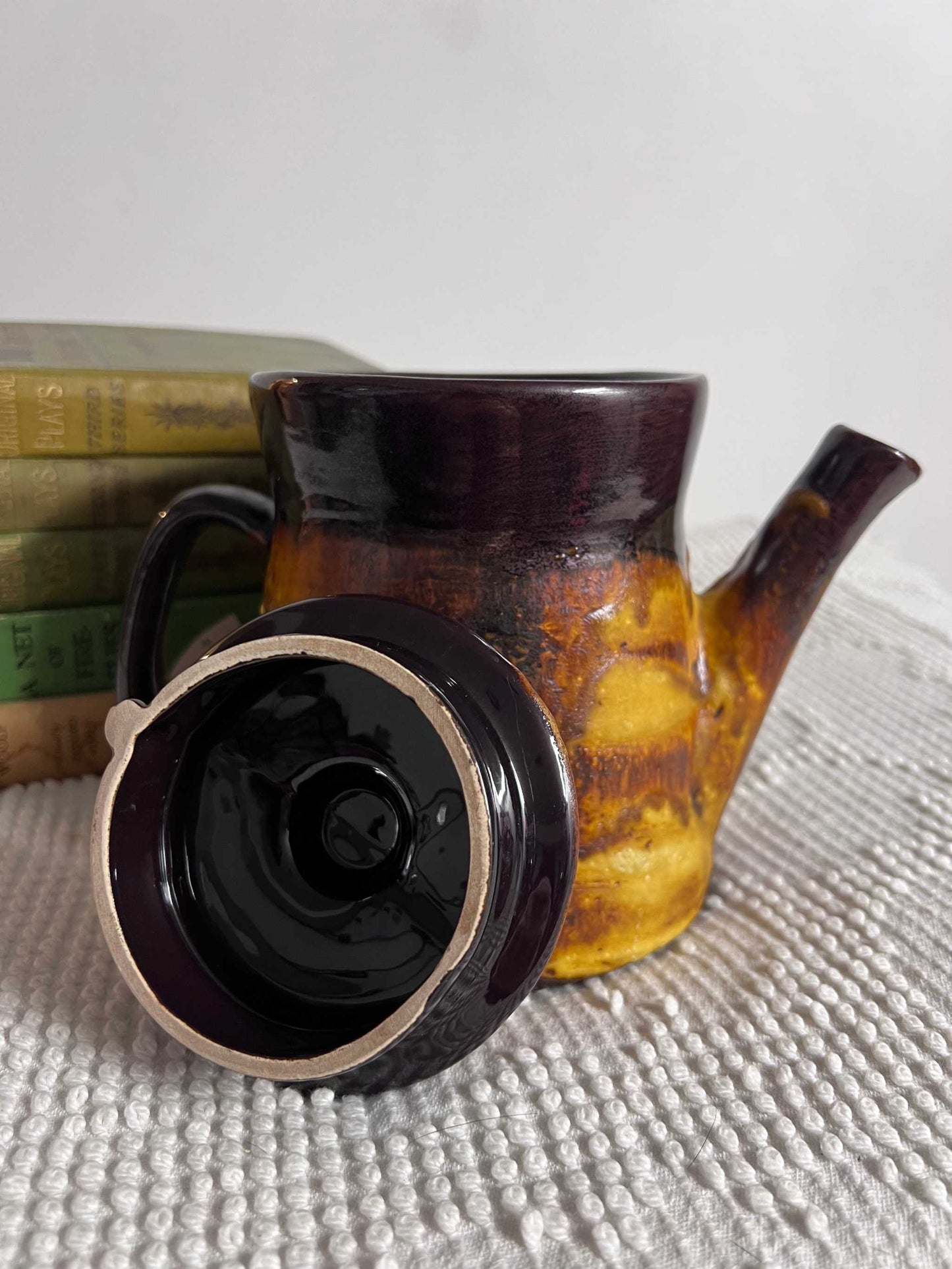 Vintage Laurentian Pottery Canadian Teapot with lid. This is a great find! Vintage piece from the 70's, a collectible item of Canadian pottery
