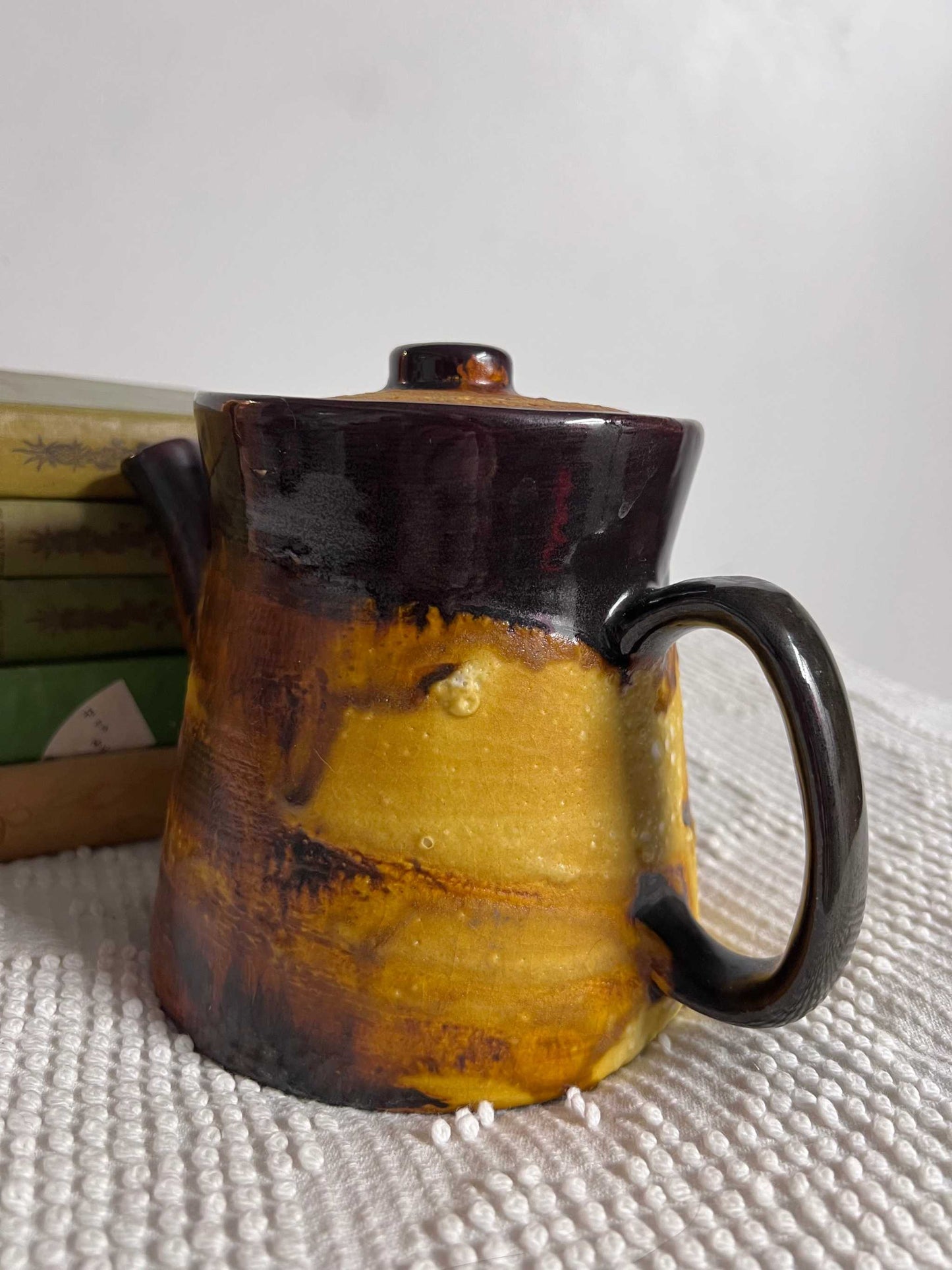 Vintage Laurentian Pottery Canadian Teapot with lid. This is a great find! Vintage piece from the 70's, a collectible item of Canadian pottery