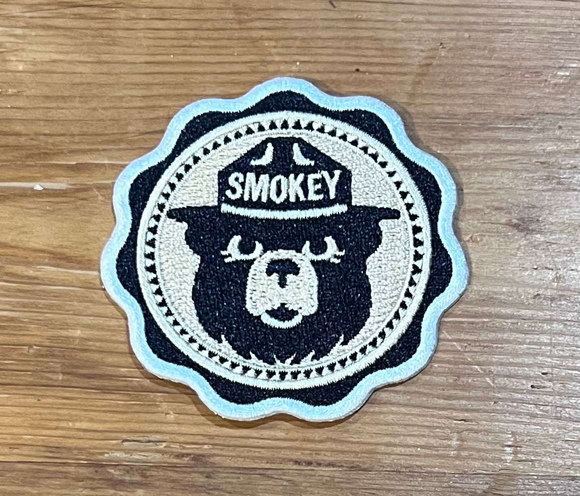 Smokey Bear Unique Classic Circle Vintage Patch NOS Nature and Wildlife Relic has been safely stored away for decades and measures approx 2.75 in circle and is EXC