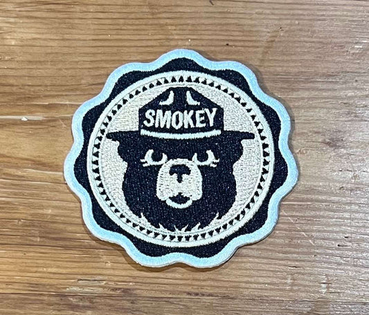 Smokey Bear Unique Classic Circle Vintage Patch NOS Nature and Wildlife Relic has been safely stored away for decades and measures approx 2.75 in circle and is EXC