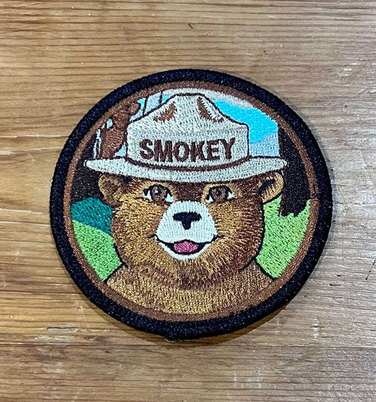 Smokey Bear Outdoors Detailed Vintage Patch NOS Nature and Wildlife Relic has been safely stored away for decades and measures approx 3 in circle and is EXC