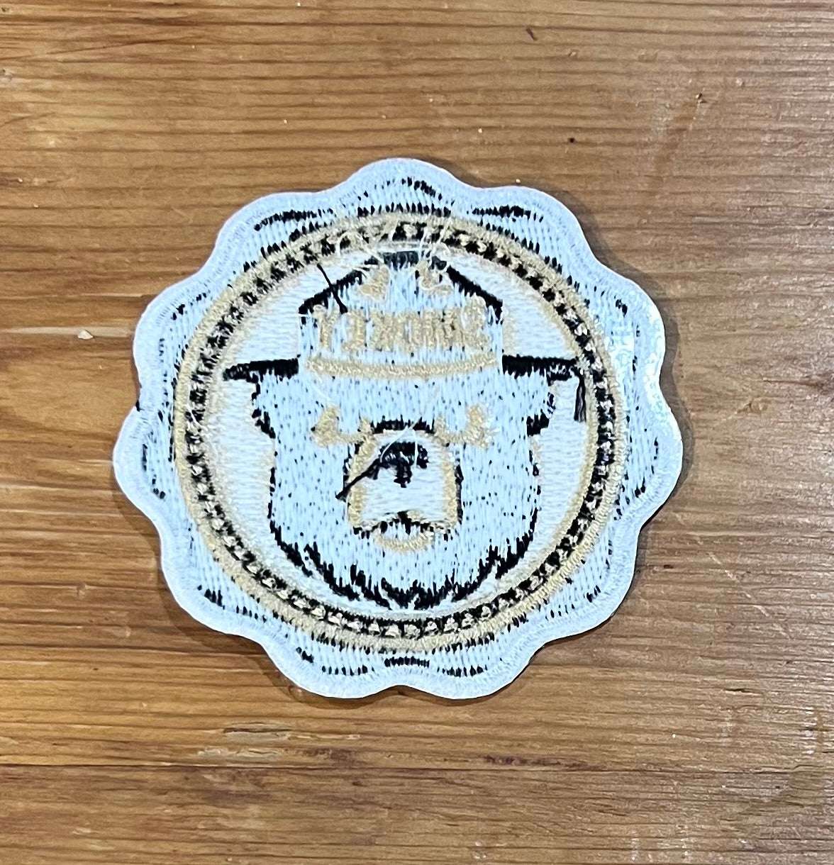 Smokey Bear Unique Classic Circle Vintage Patch NOS Nature and Wildlife Relic has been safely stored away for decades and measures approx 2.75 in circle and is EXC