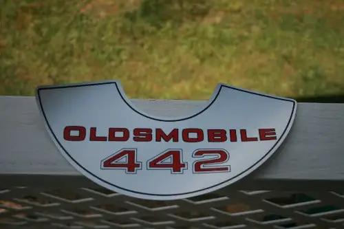 OLDSMOBILE 442 DECAL AIR CLEANER Mint Exc OLDSMOBILE 442 AIR CLEANER. Decal measuring 10 1/2 x 3 1/2 inches, mint condition, stored away with care. OLDs 442 Classic